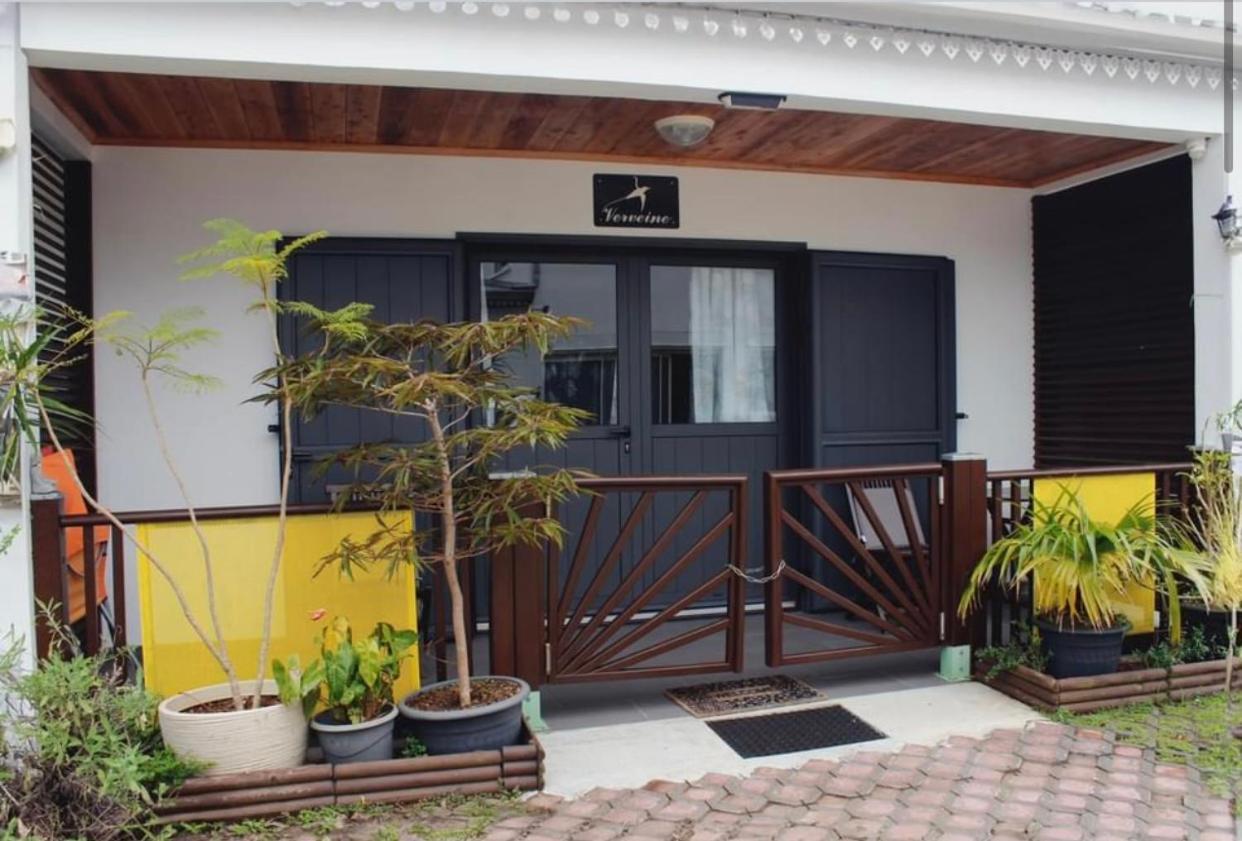 Chambres Et Tables D'Hote Du Voyageur La Plaine des Palmistes Exterior photo